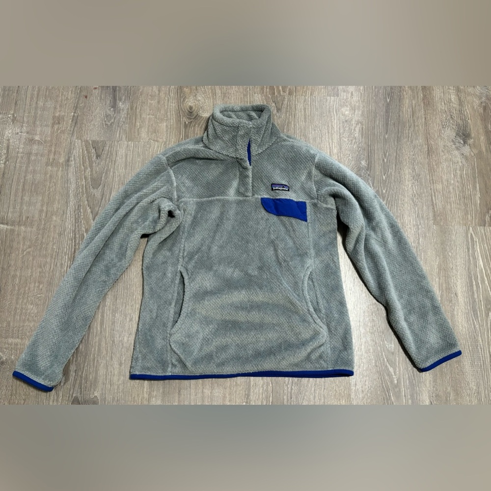 Patagonia women’s gray pullover sweater size small (size tag ripped off)